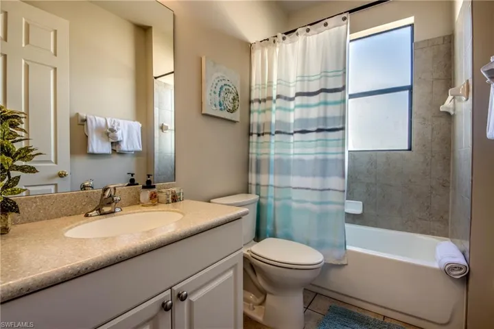 5601 Del Rio Ct, Cape Coral, Florida 33904