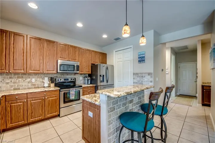 5601 Del Rio Ct, Cape Coral, Florida 33904