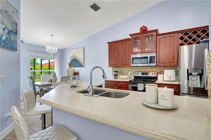 Kitchen with breakfast nook