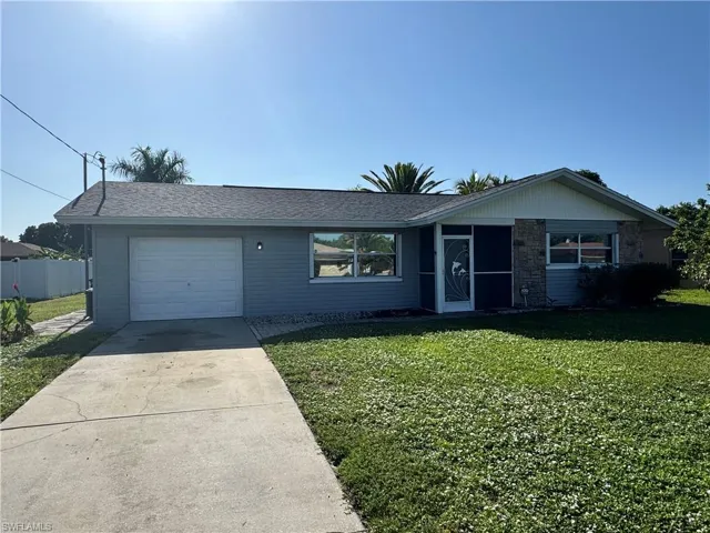 1027 Se 17th Ave, Cape Coral, Florida 33990