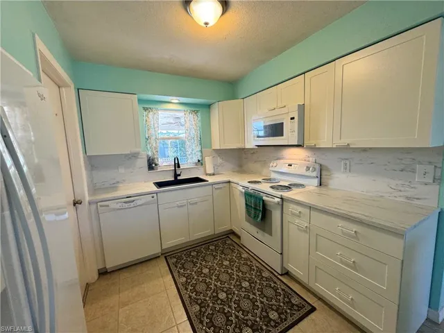 1027 Se 17th Ave, Cape Coral, Florida 33990