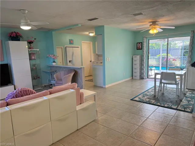 1027 Se 17th Ave, Cape Coral, Florida 33990
