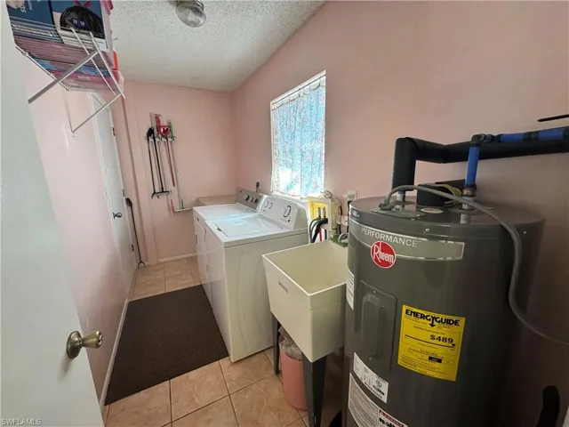 1027 Se 17th Ave, Cape Coral, Florida 33990