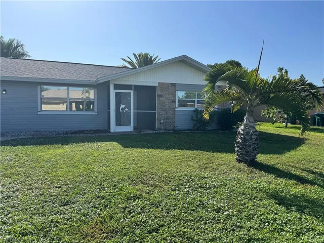 1027 Se 17th Ave, Cape Coral, Florida 33990