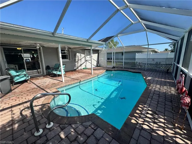 1027 Se 17th Ave, Cape Coral, Florida 33990
