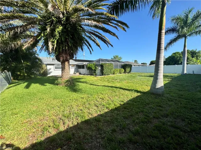 1027 Se 17th Ave, Cape Coral, Florida 33990