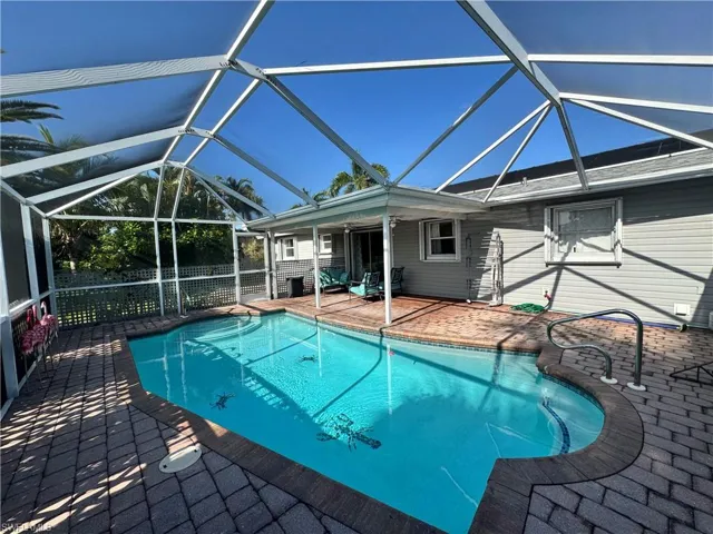 1027 Se 17th Ave, Cape Coral, Florida 33990