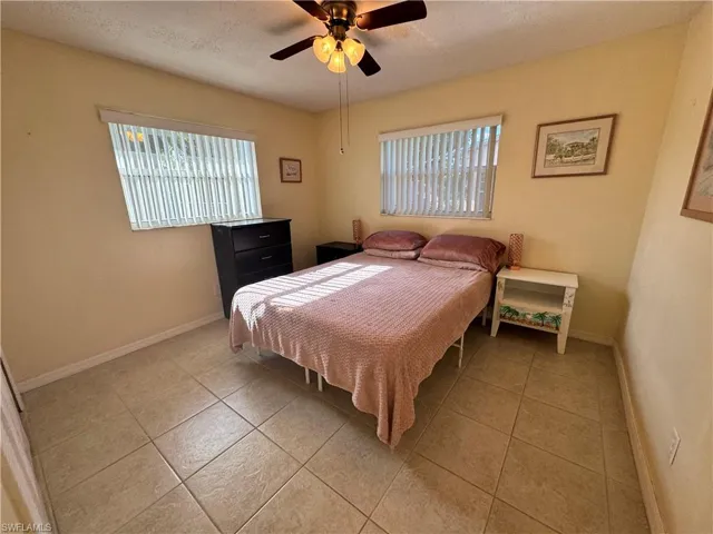 1027 Se 17th Ave, Cape Coral, Florida 33990