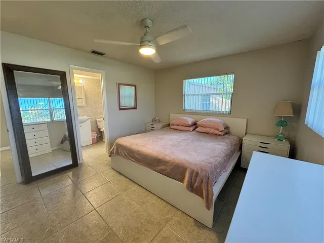 1027 Se 17th Ave, Cape Coral, Florida 33990