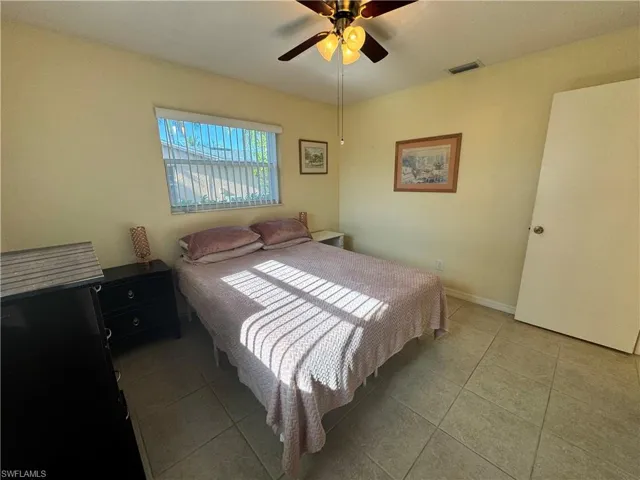 1027 Se 17th Ave, Cape Coral, Florida 33990