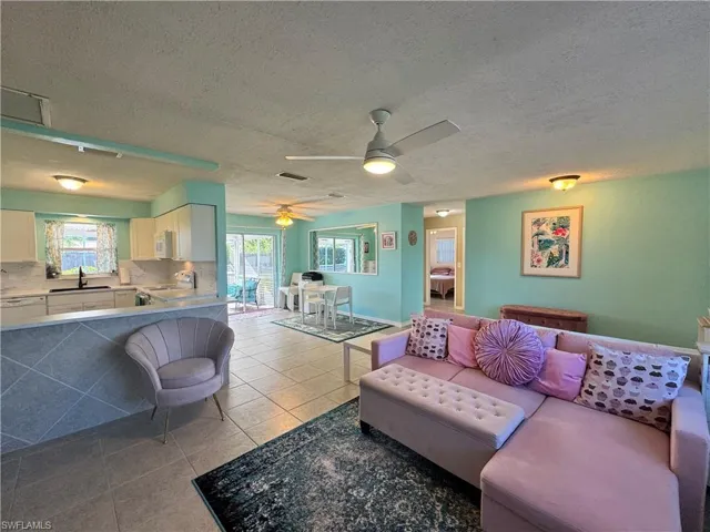 1027 Se 17th Ave, Cape Coral, Florida 33990
