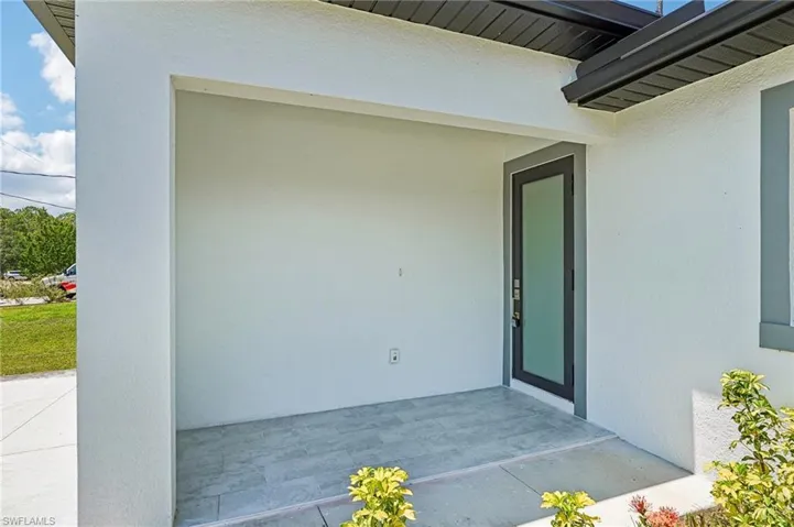 845-847  Meadow  RD, Lehigh Acres, FL 33973