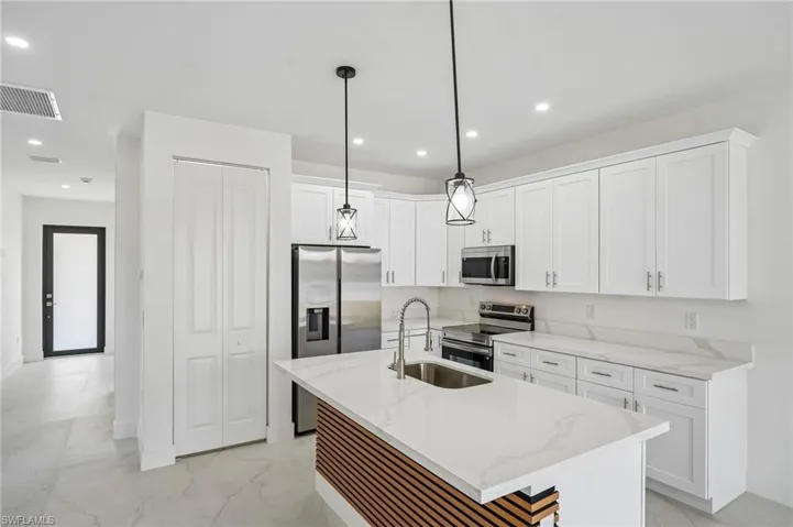845-847  Meadow  RD, Lehigh Acres, FL 33973