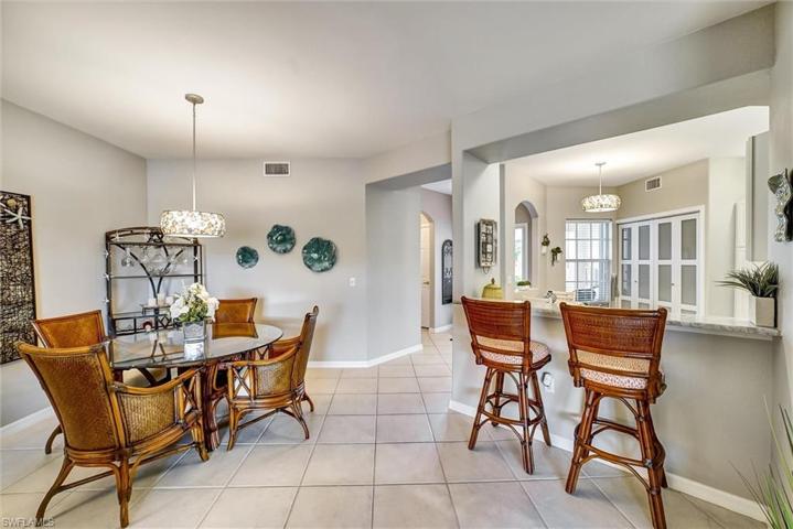 Dining/Breakfast Bar