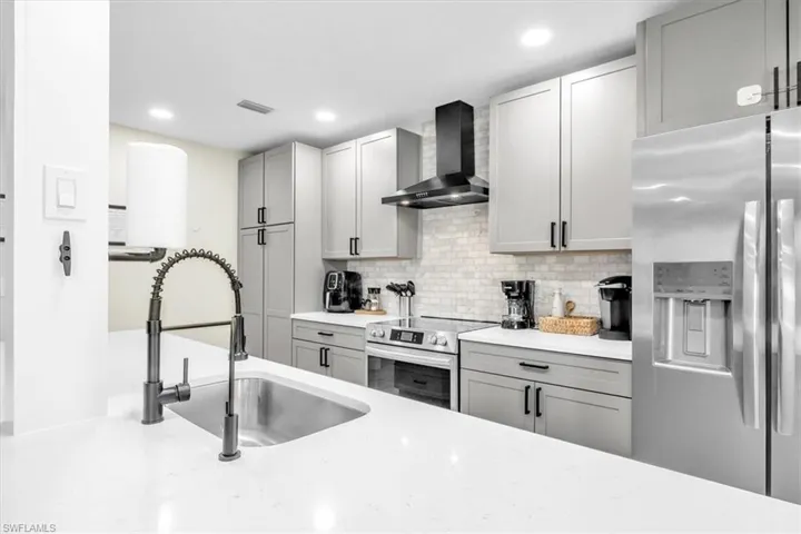 441 Tarpon Blvd Nw, Port Charlotte, Florida 33952