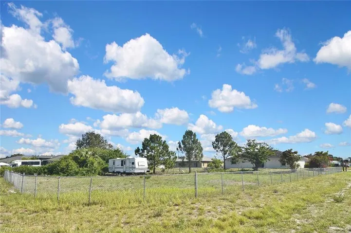 530 Peerless Cir, Lehigh Acres, Florida 33974