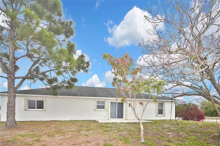 530 Peerless Cir, Lehigh Acres, Florida 33974
