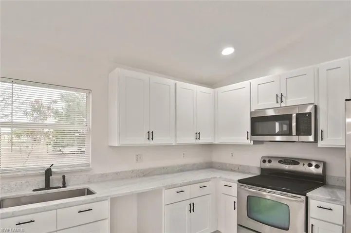 530 Peerless Cir, Lehigh Acres, Florida 33974