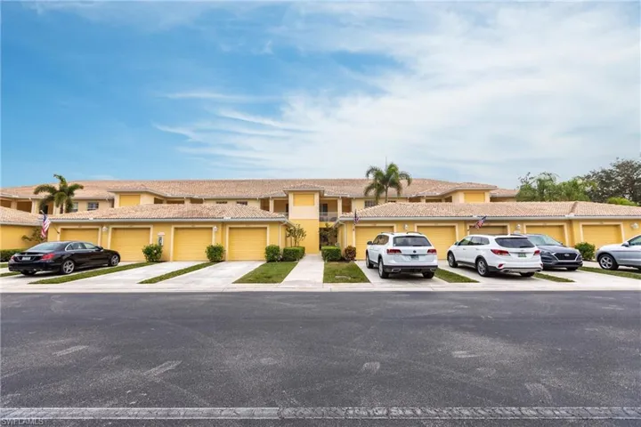 19451  Cromwell  CT, Fort Myers, FL 33912