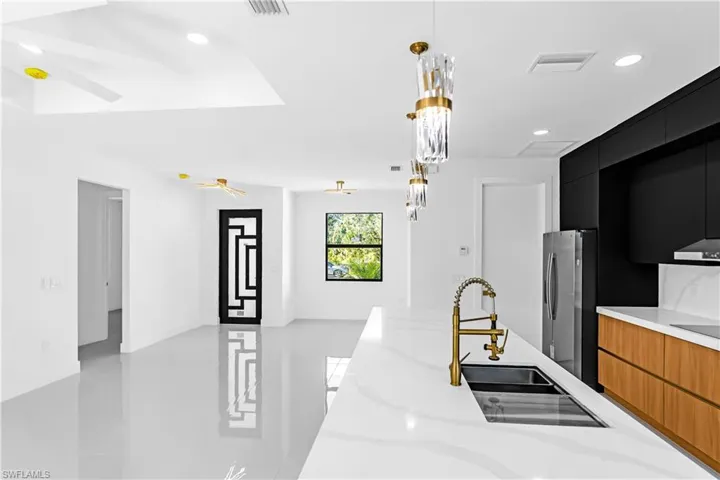 1030 Hunter St E, Lehigh Acres, Florida 33974