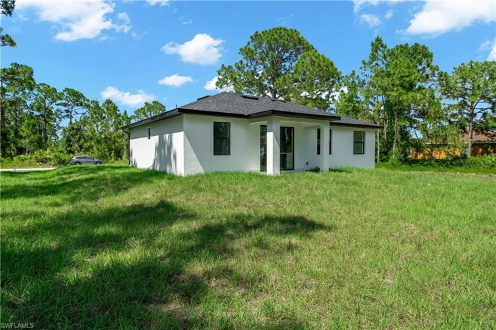 1030 Hunter St E, Lehigh Acres, Florida 33974