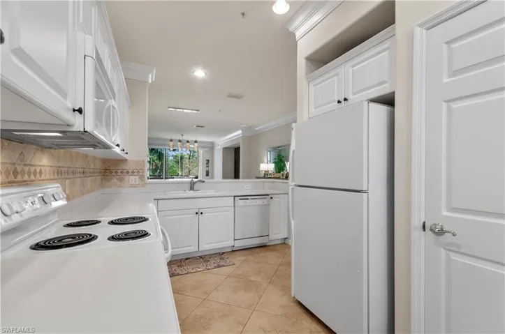 4844  Hampshire  CT, Naples, FL 34112