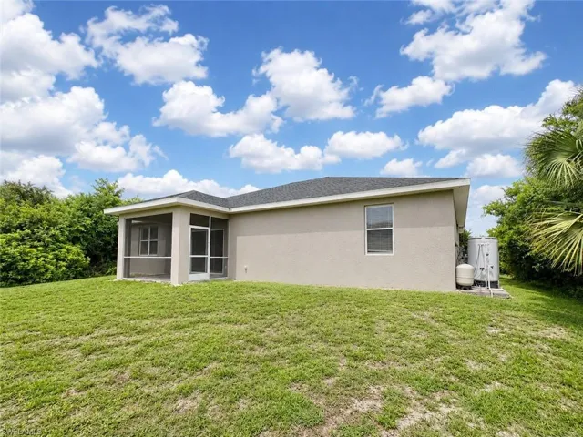 530 Kilgour Ave, Lehigh Acres, Florida 33974