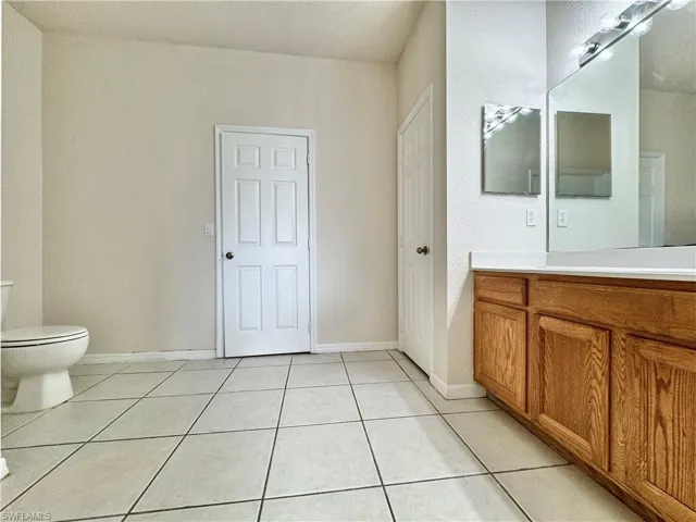 530 Kilgour Ave, Lehigh Acres, Florida 33974