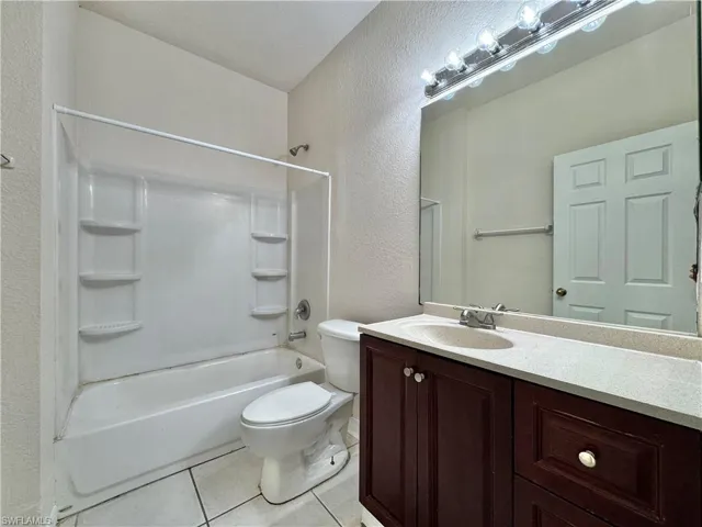 530 Kilgour Ave, Lehigh Acres, Florida 33974