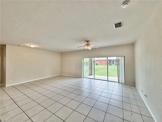 530 Kilgour Ave, Lehigh Acres, Florida 33974