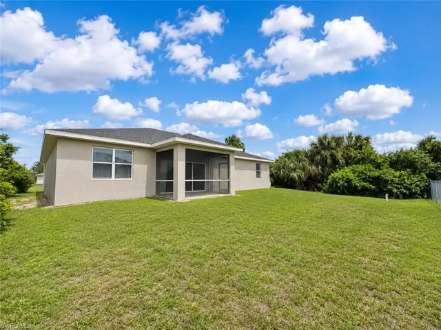 530 Kilgour Ave, Lehigh Acres, Florida 33974