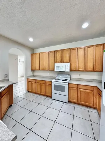 530 Kilgour Ave, Lehigh Acres, Florida 33974
