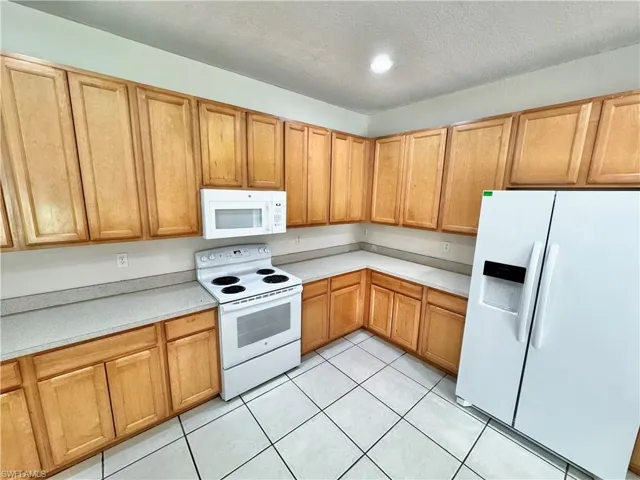 530 Kilgour Ave, Lehigh Acres, Florida 33974