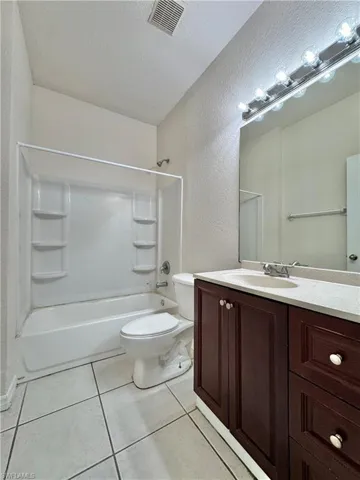 530 Kilgour Ave, Lehigh Acres, Florida 33974
