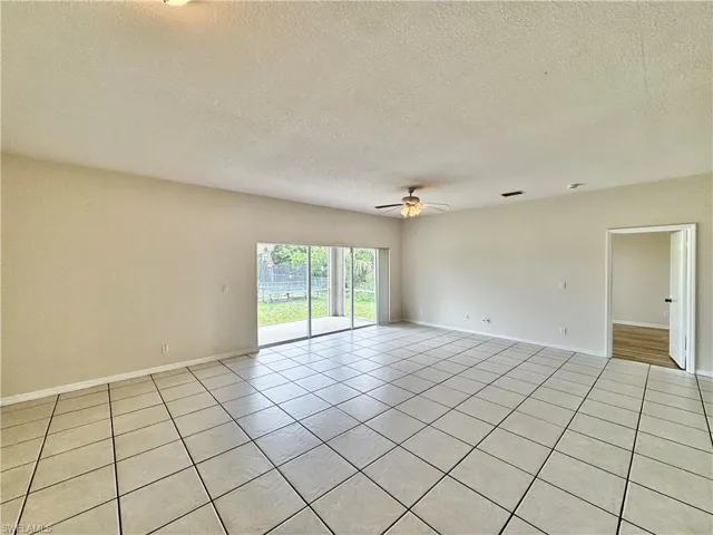 530 Kilgour Ave, Lehigh Acres, Florida 33974