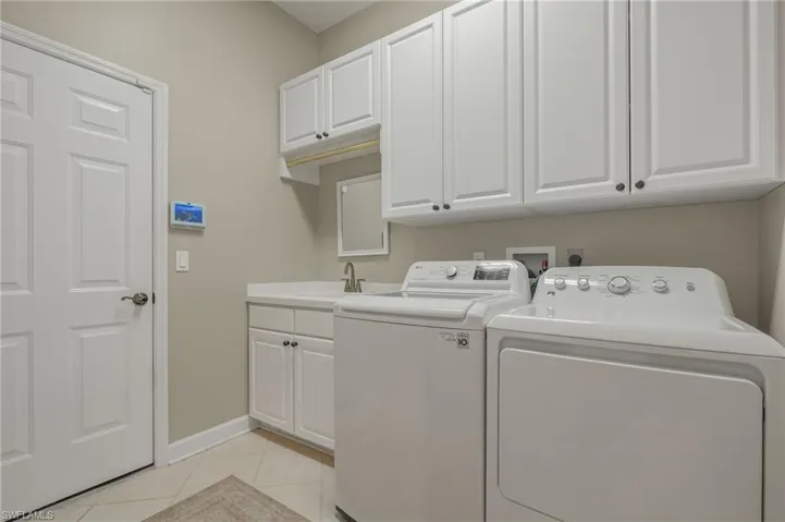 16322 Edgemont Dr, Fort Myers, Florida 33908