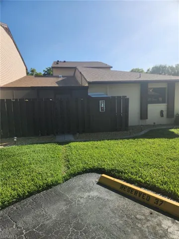 716 Se 12th Ct 31, Cape Coral, Florida 33990