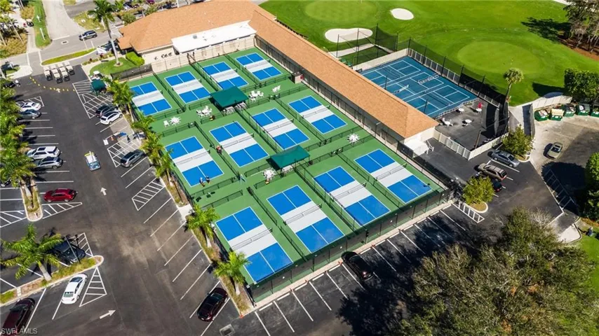 239  Palm  DR, Naples, FL 34112
