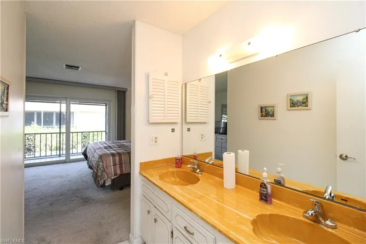 239  Palm  DR, Naples, FL 34112