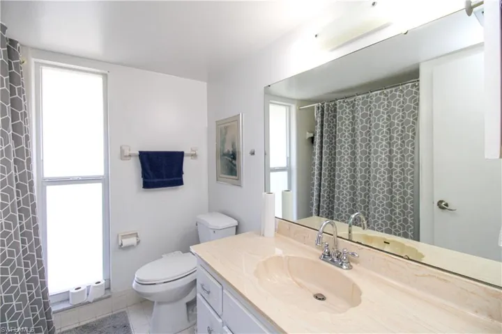 239  Palm  DR, Naples, FL 34112