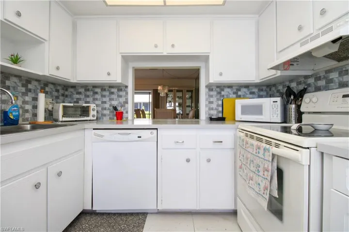 239  Palm  DR, Naples, FL 34112