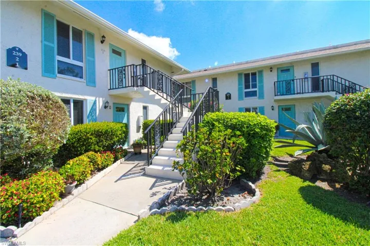 239  Palm  DR, Naples, FL 34112