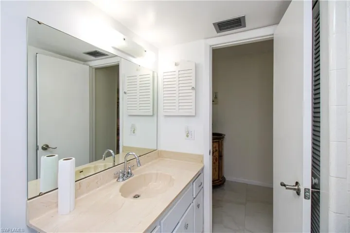 239  Palm  DR, Naples, FL 34112
