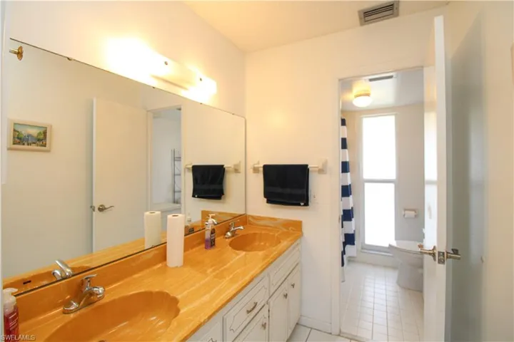 239  Palm  DR, Naples, FL 34112