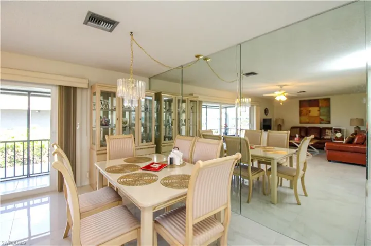 239  Palm  DR, Naples, FL 34112