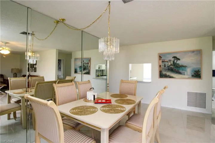 239  Palm  DR, Naples, FL 34112