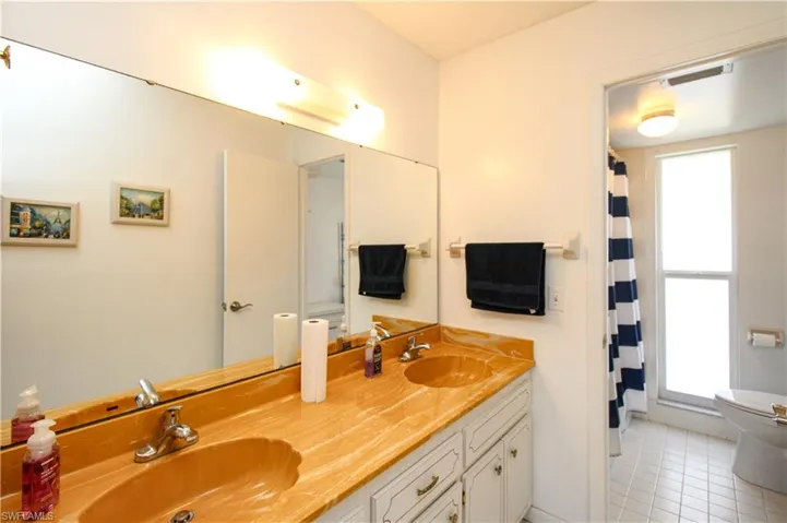 239  Palm  DR, Naples, FL 34112