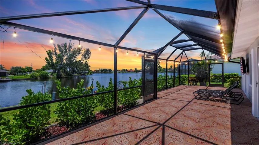 Beautiful sunsets from your screened in lanai