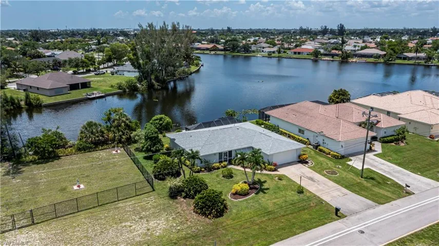 2514  Retunda W PKWY, Cape Coral, FL 33904