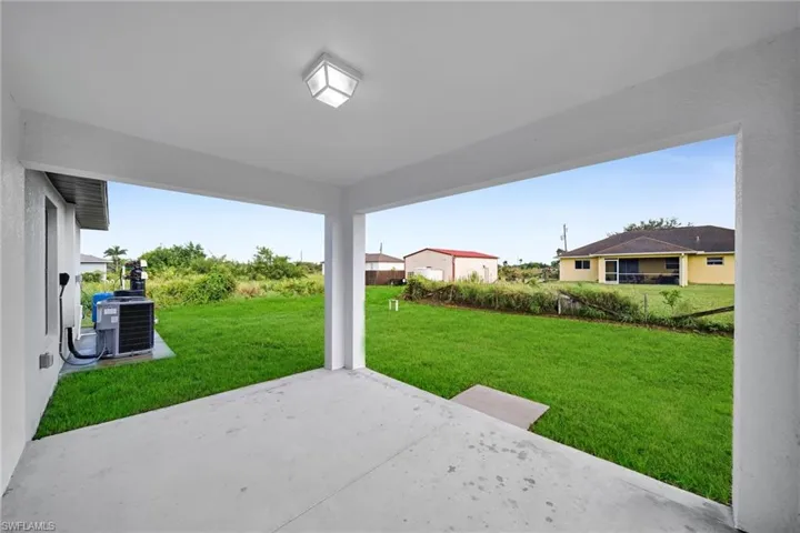 2710  74th W ST, Lehigh Acres, FL 33971